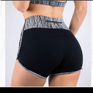 BUFFBUNNY SHORTS
